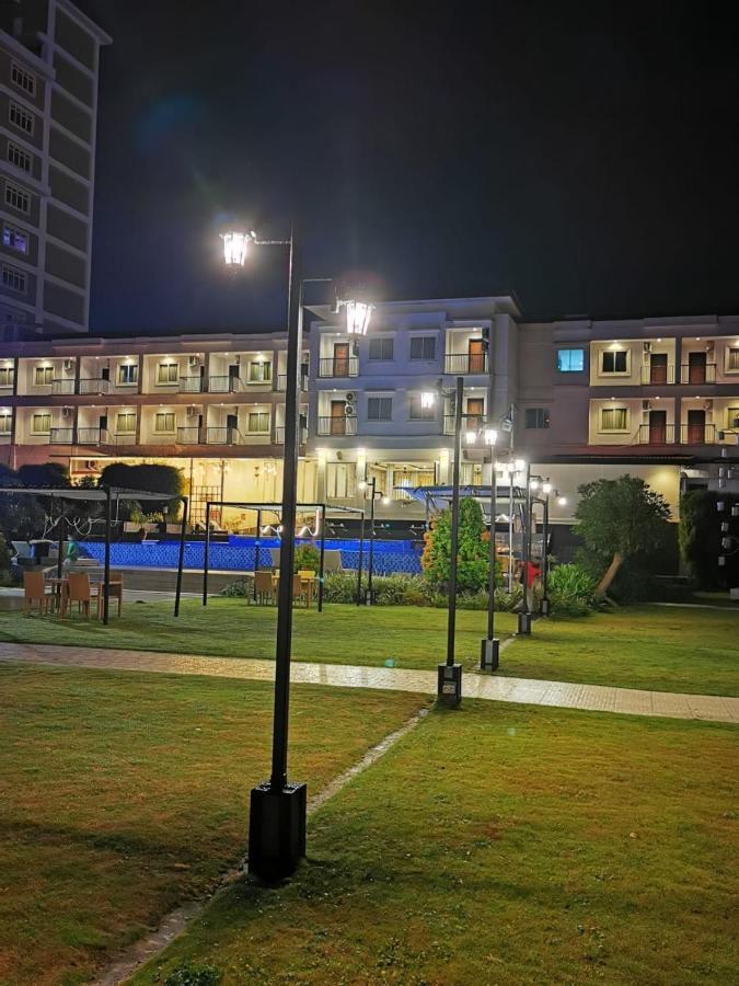Naka Hotel Kupang Kupang  Buitenkant foto