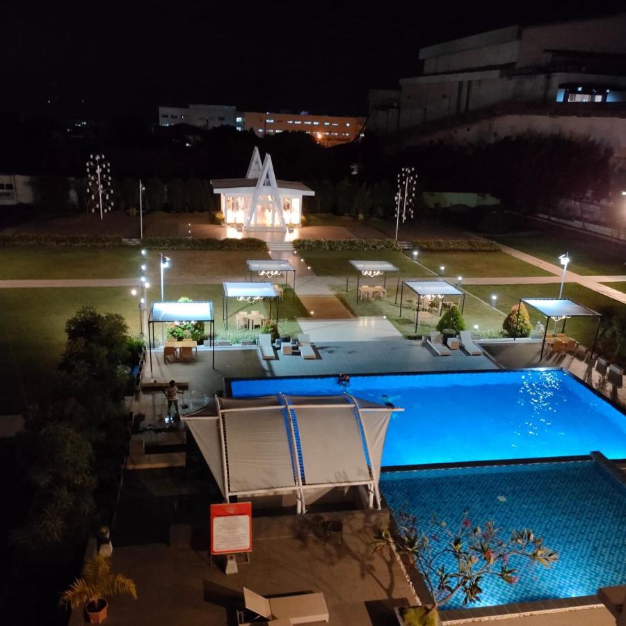 Naka Hotel Kupang Kupang  Buitenkant foto
