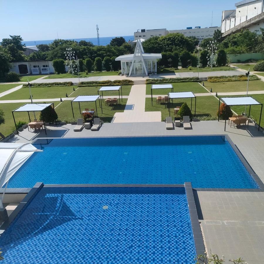 Naka Hotel Kupang Kupang  Buitenkant foto