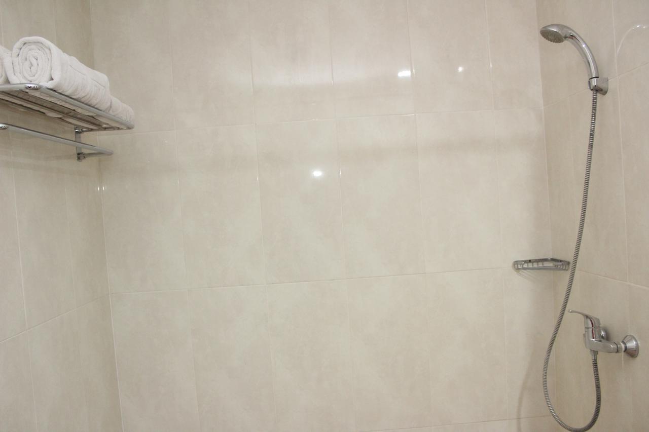 Naka Hotel Kupang Kupang  Buitenkant foto