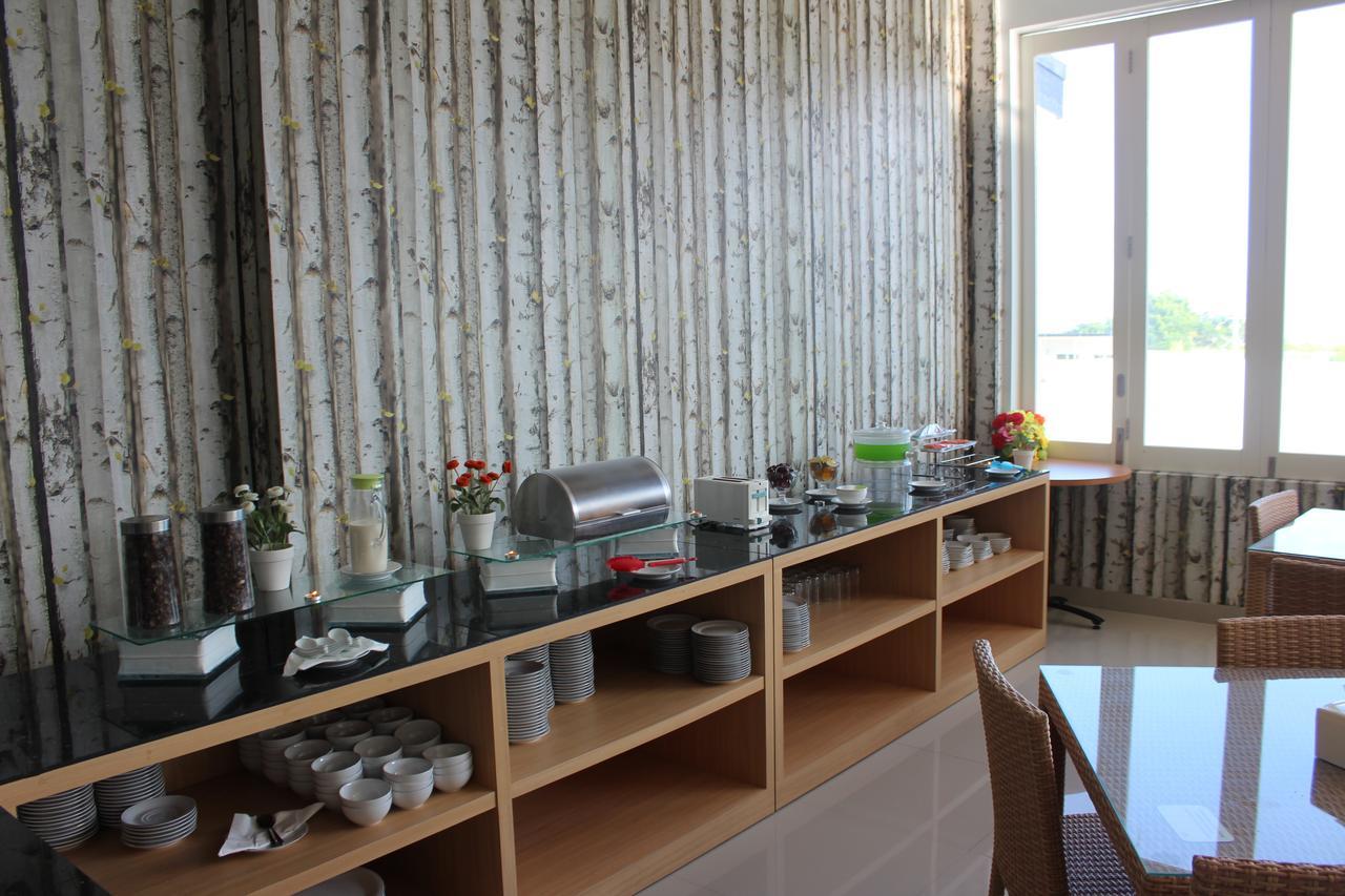 Naka Hotel Kupang Kupang  Buitenkant foto