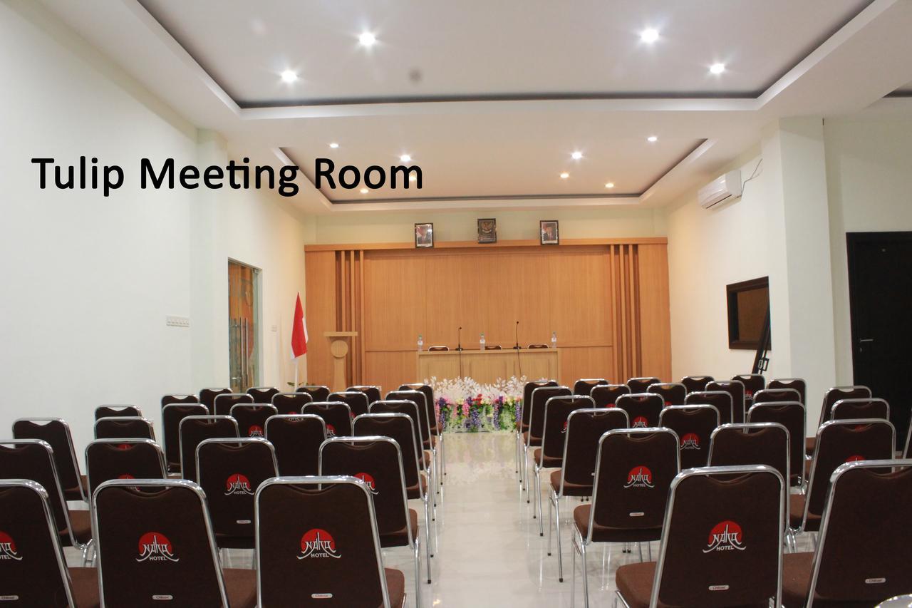 Naka Hotel Kupang Kupang  Buitenkant foto
